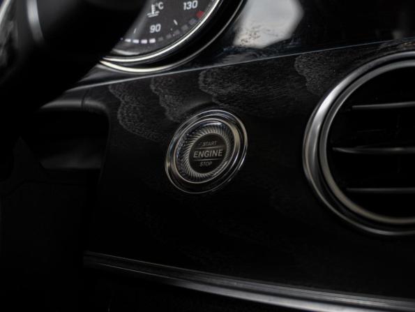 Mercedes-Benz E-Класс V (W213 S213 C238) с пробегом 2016 года, цена 2 785 000 рублей, 168592 км, седан, Автокод Объявления