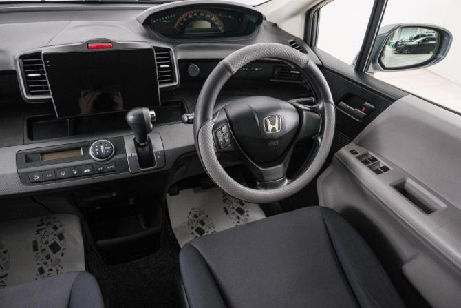 Honda Freed I с пробегом 2010 года, цена 1 069 000 рублей, 158000 км, компактвэн, Автокод Объявления