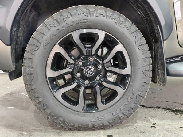 Toyota Hilux VIII Рестайлинг 2 с пробегом 2022 года, цена 6 298 000 рублей, 18851 км, offers.body_type.unknown, Автокод Объявления
