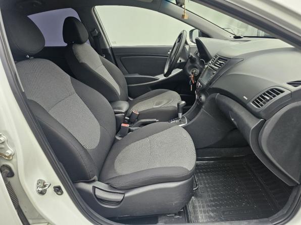 Hyundai Solaris I с пробегом 2011 года, цена 579 000 рублей, 203228 км, седан, Автокод Объявления