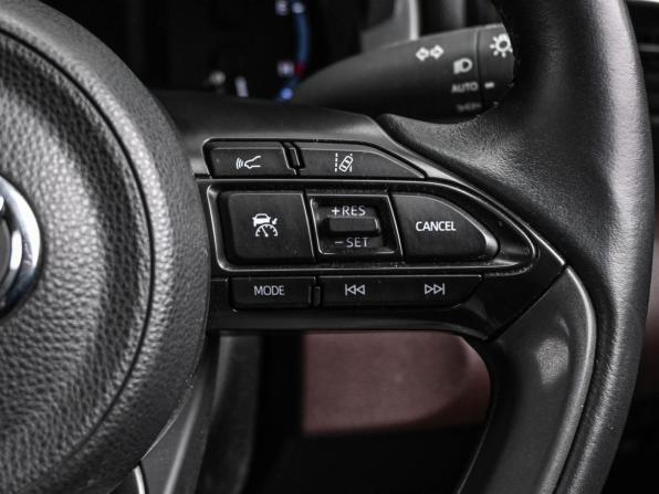 Toyota Yaris Cross с пробегом 2022 года, цена 2 389 000 рублей, 49285 км, внедорожник, Автокод Объявления