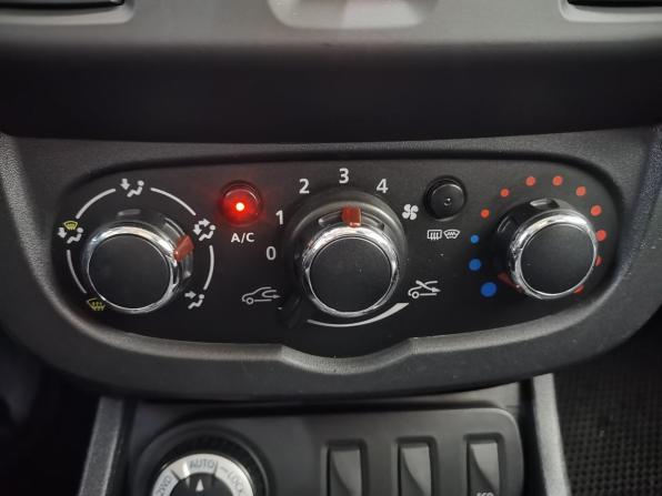Renault Duster I Рестайлинг с пробегом 2018 года, цена 890 000 рублей, 294931 км, внедорожник, Автокод Объявления