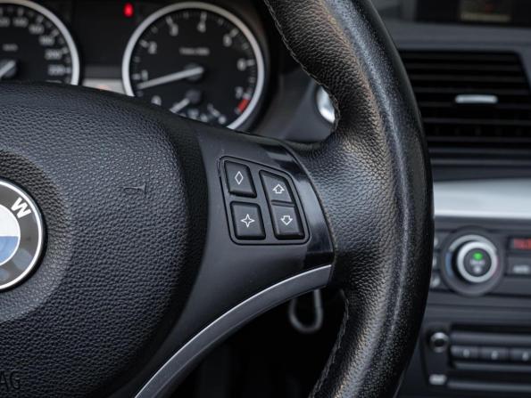 BMW 1 серии I (E81/E82/E87/E88) Рестайлинг с пробегом 2008 года, цена 1 380 000 рублей, 339611 км, кабриолет, Автокод Объявления