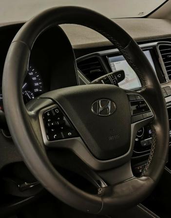 Hyundai Solaris II с пробегом 2018 года, цена 1 400 000 рублей, 121524 км, седан, Автокод Объявления