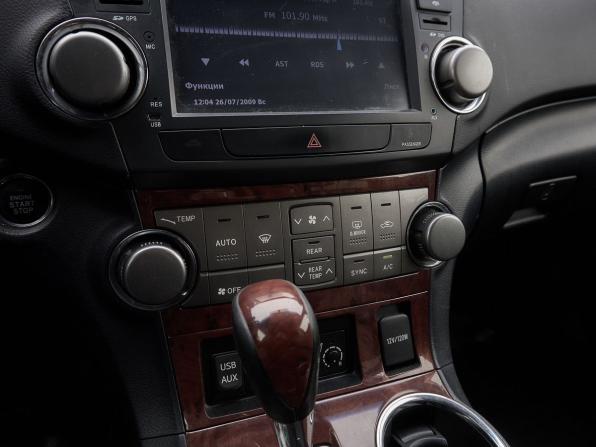 Toyota Highlander II (XU40) Рестайлинг с пробегом 2012 года, цена 1 887 000 рублей, 277905 км, внедорожник, Автокод Объявления