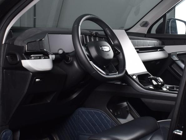 Geely Atlas II с пробегом 2023 года, цена 2 899 999 рублей, 48723 км, внедорожник, Автокод Объявления