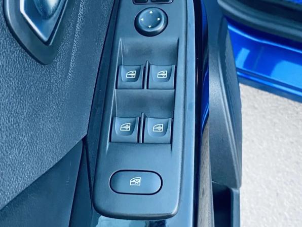 Renault Kaptur I Рестайлинг с пробегом 2020 года, цена 1 673 000 рублей, 118000 км, внедорожник, Автокод Объявления