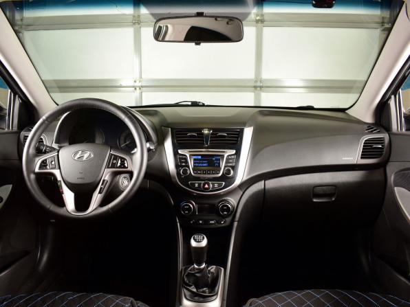 Hyundai Solaris I Рестайлинг с пробегом 2015 года, цена 935 995 рублей, 147793 км, седан, Автокод Объявления