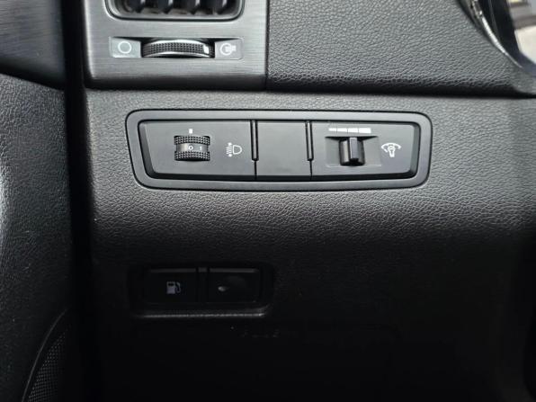 Hyundai Sonata VI (YF) с пробегом 2011 года, цена 715 000 рублей, 253990 км, седан, Автокод Объявления