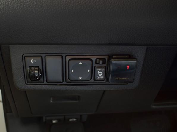 Nissan Tiida I с пробегом 2008 года, цена 799 995 рублей, 196721 км, хэтчбек, Автокод Объявления
