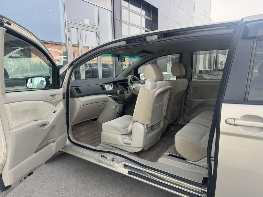 Toyota ISis I Рестайлинг Новосибирск  - изображение 12
