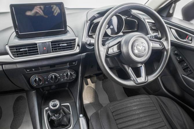 Mazda Axela III Рестайлинг с пробегом 2018 года, цена 1 149 000 рублей, 96000 км, седан, Автокод Объявления