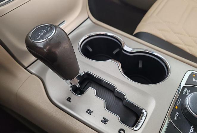 Jeep Grand Cherokee IV (WK2) с пробегом 2012 года, цена 1 750 000 рублей, 241421 км, внедорожник, Автокод Объявления