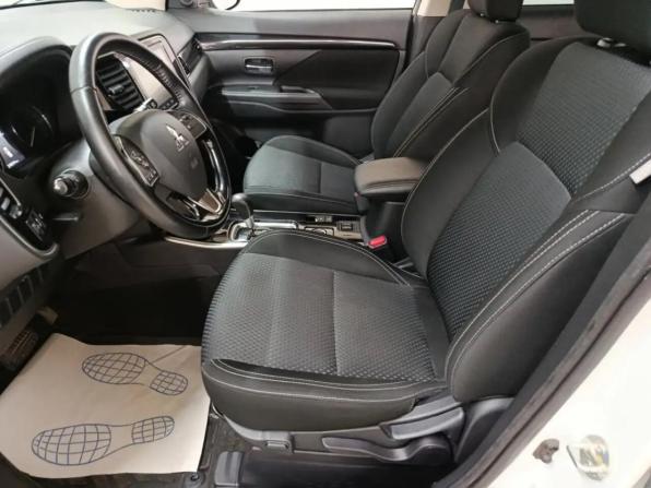 Mitsubishi Outlander III Рестайлинг 3 с пробегом 2020 года, цена 1 830 000 рублей, 210306 км, внедорожник, Автокод Объявления