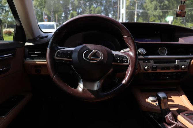 Lexus ES VI Рестайлинг с пробегом 2016 года, цена 1 947 000 рублей, 227598 км, седан, Автокод Объявления
