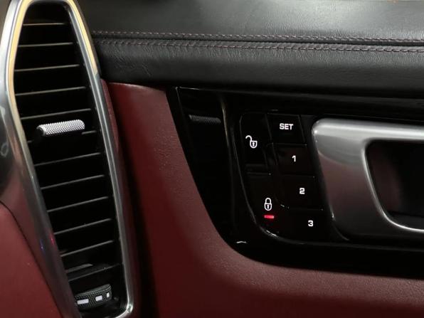 Porsche Cayenne III с пробегом 2018 года, цена 5 697 000 рублей, 114000 км, внедорожник, Автокод Объявления