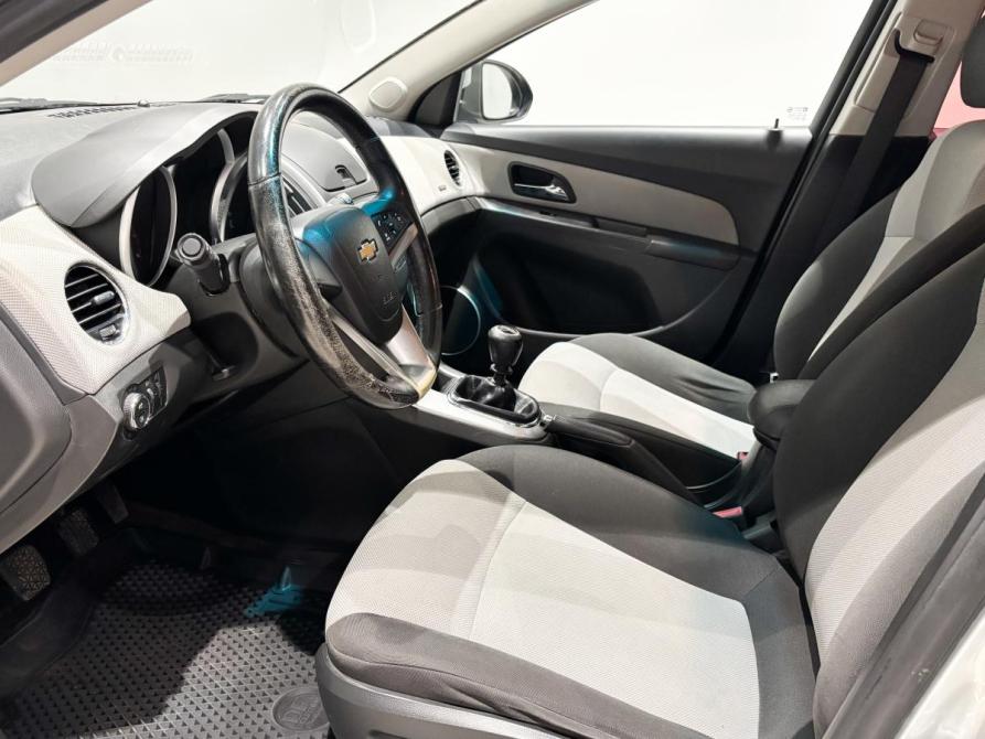 Chevrolet Cruze I Рестайлинг Екатеринбург  - изображение 12