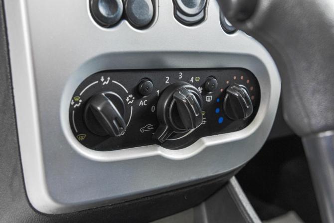 Renault Logan I Рестайлинг с пробегом 2012 года, цена 499 000 рублей, 160000 км, седан, Автокод Объявления