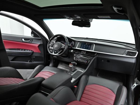 Kia Optima IV Рестайлинг с пробегом 2018 года, цена 1 849 000 рублей, 151000 км, седан, Автокод Объявления