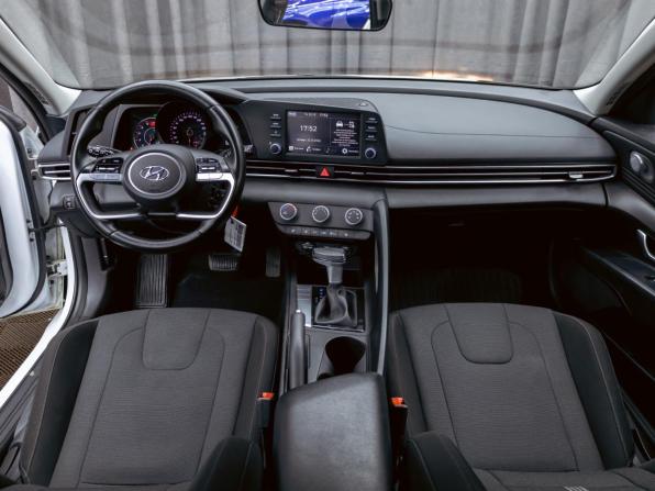 Hyundai Elantra VII (CN7) с пробегом 2022 года, цена 1 695 000 рублей, 72371 км, седан, Автокод Объявления