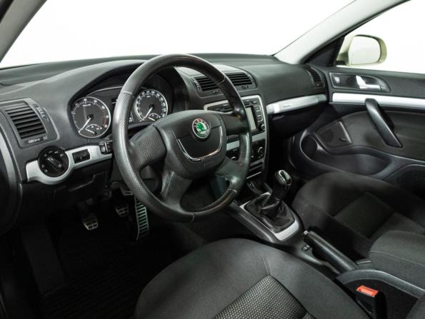 Skoda Octavia II (A5) Рестайлинг с пробегом 2011 года, цена 1 240 000 рублей, 190794 км, универсал, Автокод Объявления