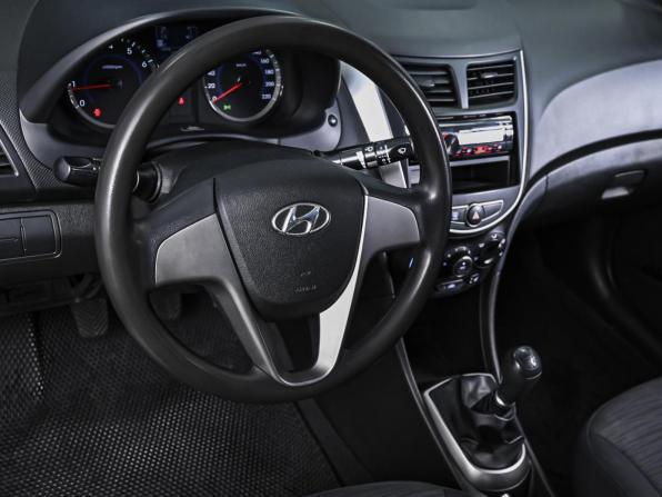 Hyundai Solaris I Рестайлинг с пробегом 2014 года, цена 900 000 рублей, 174221 км, седан, Автокод Объявления