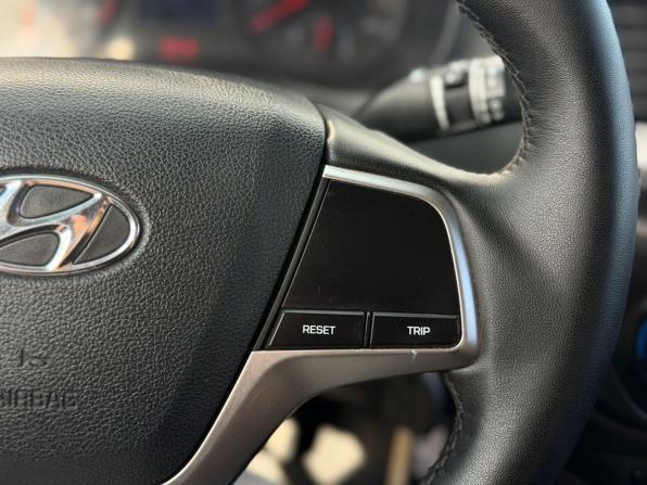 Hyundai Solaris II Рестайлинг с пробегом 2021 года, цена 1 220 000 рублей, 121000 км, седан, Автокод Объявления