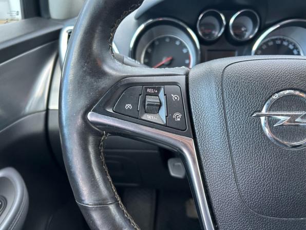 Opel Mokka I с пробегом 2014 года, цена 1 099 000 рублей, 233752 км, внедорожник, Автокод Объявления