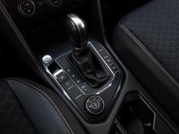 Volkswagen Tiguan II с пробегом 2018 года, цена 2 015 000 рублей, 310165 км, внедорожник, Автокод Объявления