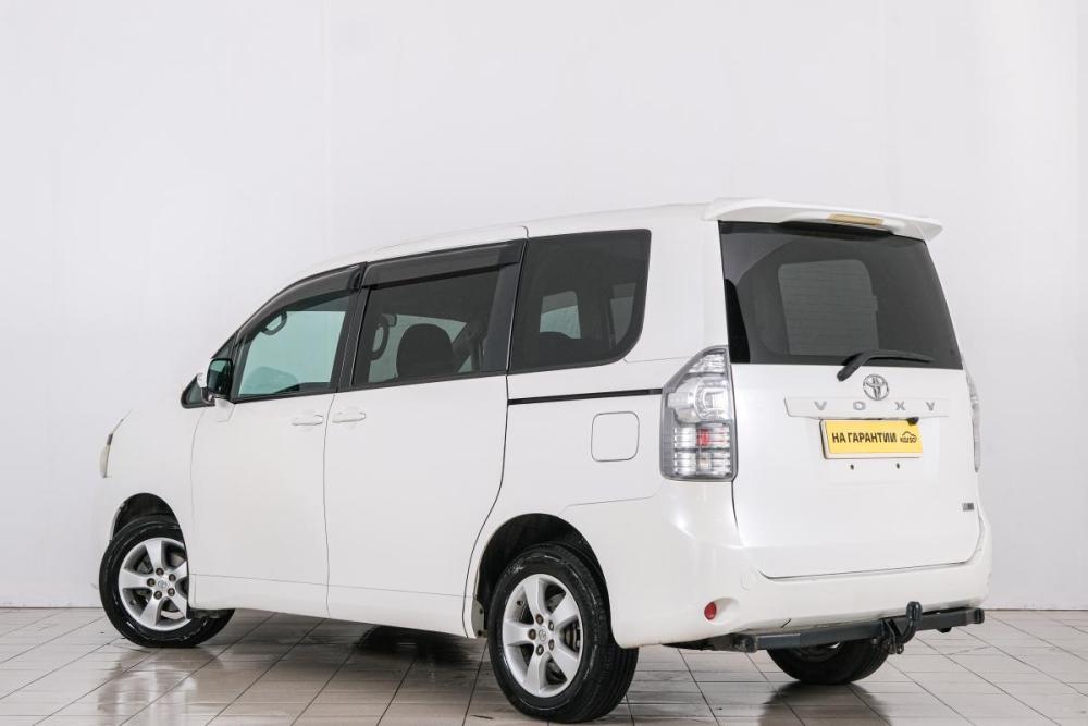 Toyota Voxy II (R70) Красноярск  - изображение 5