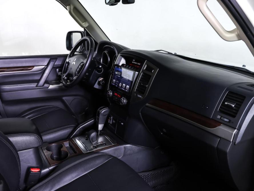 Mitsubishi Pajero IV Рестайлинг 2 Москва  - изображение 11