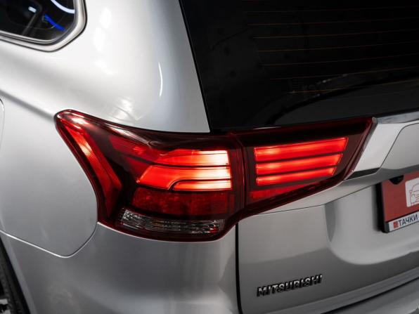 Mitsubishi Outlander III Рестайлинг 3 с пробегом 2018 года, цена 1 880 500 рублей, 161571 км, внедорожник, Автокод Объявления