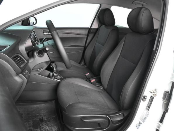 Hyundai Solaris II с пробегом 2017 года, цена 1 329 000 рублей, 180579 км, седан, Автокод Объявления