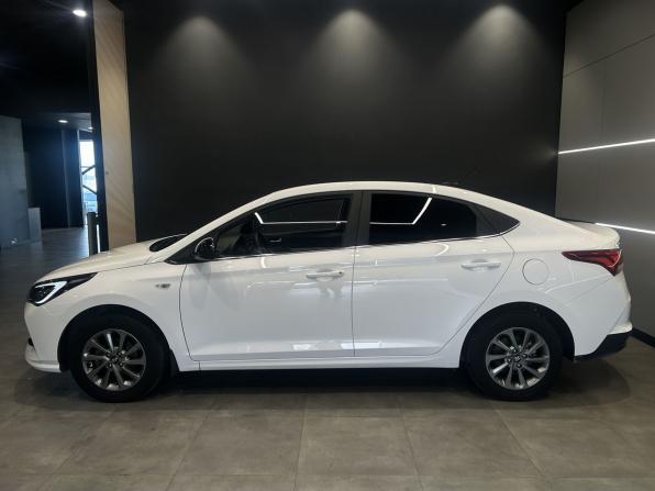 Hyundai Solaris II Рестайлинг с пробегом 2022 года, цена 1 827 000 рублей, 45000 км, седан, Автокод Объявления