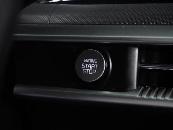 Kia K5 III с пробегом 2022 года, цена 2 499 000 рублей, 89137 км, седан, Автокод Объявления