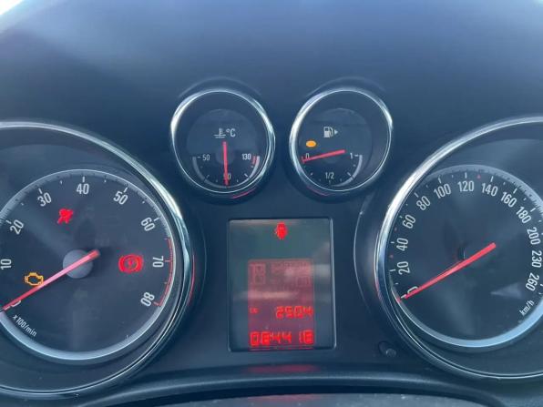 Opel Astra J Рестайлинг с пробегом 2014 года, цена 799 000 рублей, 84398 км, хэтчбек, Автокод Объявления