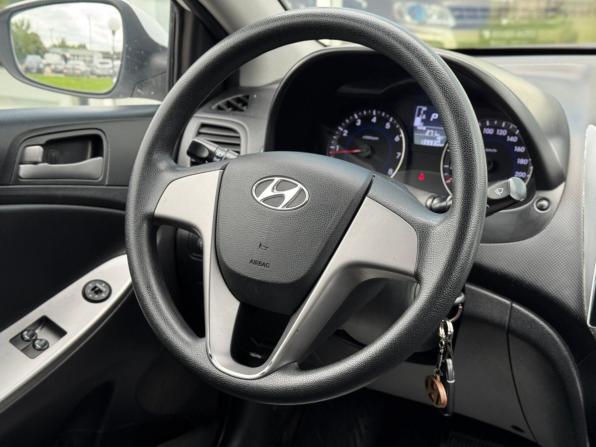Hyundai Solaris I Рестайлинг с пробегом 2015 года, цена 925 000 рублей, 140010 км, седан, Автокод Объявления