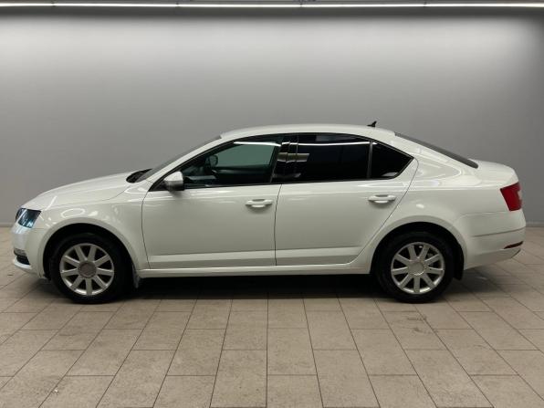Skoda Octavia III (A7) Рестайлинг с пробегом 2017 года, цена 1 275 000 рублей, 189262 км, лифтбек, Автокод Объявления