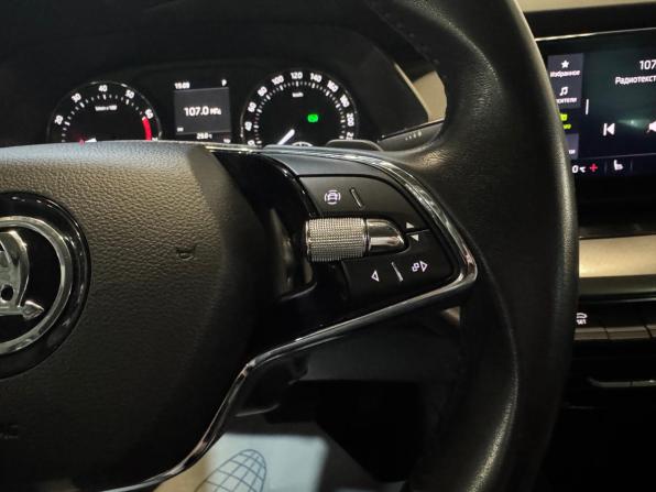 Skoda Octavia IV (A8) с пробегом 2021 года, цена 1 859 000 рублей, 130000 км, лифтбек, Автокод Объявления