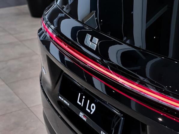 Li Auto (Lixiang) L9 I Рестайлинг с пробегом 2025 года, цена 9 100 000 рублей, 5 км, внедорожник, Автокод Объявления