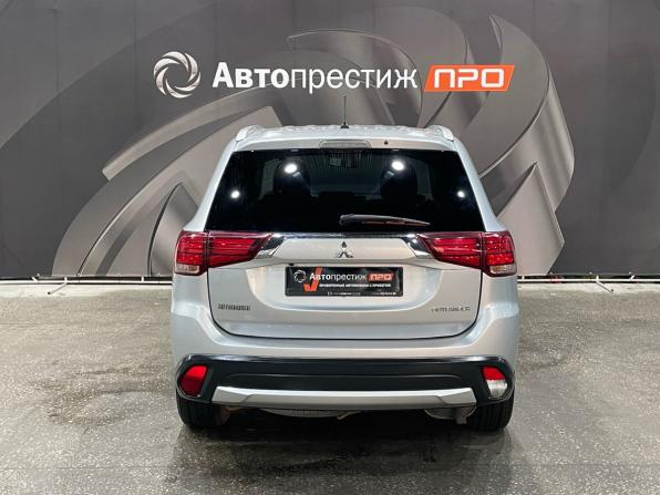 Mitsubishi Outlander III Рестайлинг 2 с пробегом 2015 года, цена 1 450 000 рублей, 251184 км, внедорожник, Автокод Объявления