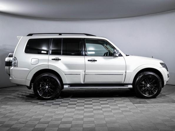 Mitsubishi Pajero IV Рестайлинг 2 с пробегом 2019 года, цена 3 575 000 рублей, 48523 км, внедорожник, Автокод Объявления