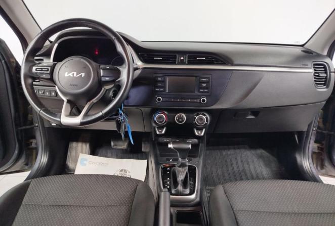 Kia Rio IV Рестайлинг с пробегом 2021 года, цена 1 765 000 рублей, 56938 км, седан, Автокод Объявления