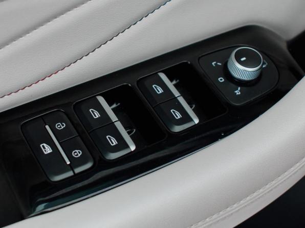 Geely Monjaro I с пробегом 2023 года, цена 3 095 000 рублей, 73121 км, внедорожник, Автокод Объявления