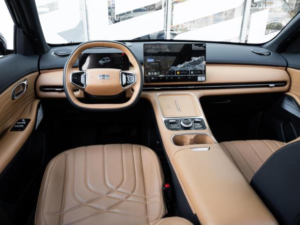 Geely Galaxy Starship 7 с пробегом 2025 года, цена 3 339 000 рублей, 10516 км, внедорожник, Автокод Объявления