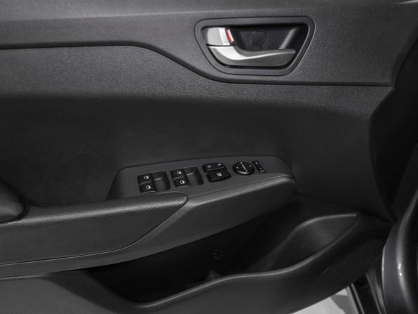 Hyundai Solaris II Рестайлинг с пробегом 2021 года, цена 1 745 000 рублей, 56566 км, седан, Автокод Объявления