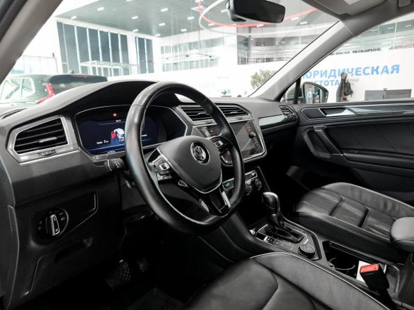 Volkswagen Tiguan II с пробегом 2018 года, цена 2 930 000 рублей, 62768 км, внедорожник, Автокод Объявления