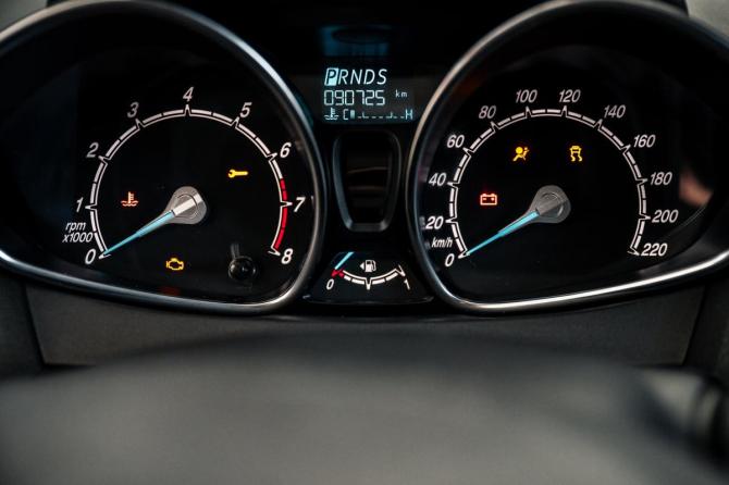 Ford Fiesta Mk6 Рестайлинг с пробегом 2018 года, цена 960 000 рублей, 90700 км, хэтчбек, Автокод Объявления