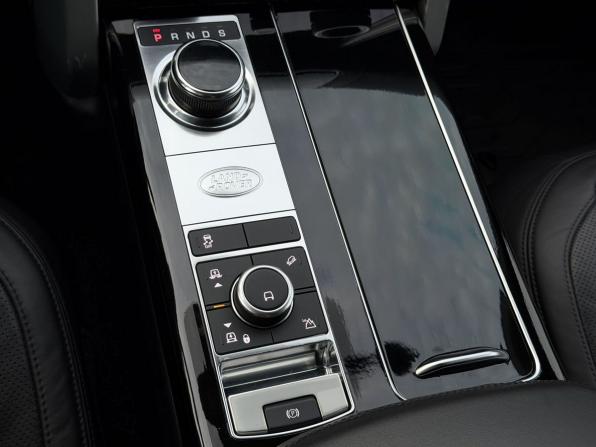 Land Rover Range Rover IV Рестайлинг с пробегом 2018 года, цена 4 750 000 рублей, 297456 км, внедорожник, Автокод Объявления