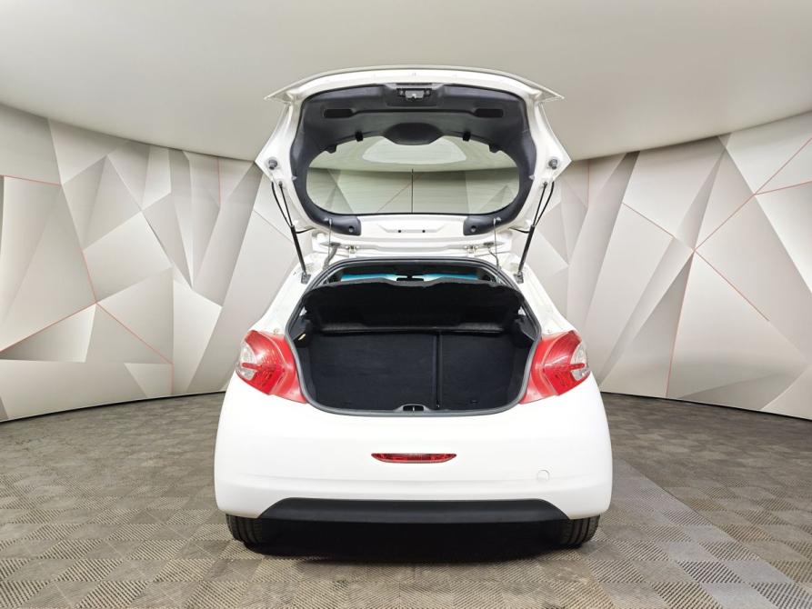 Peugeot 208 I Москва  - изображение 11